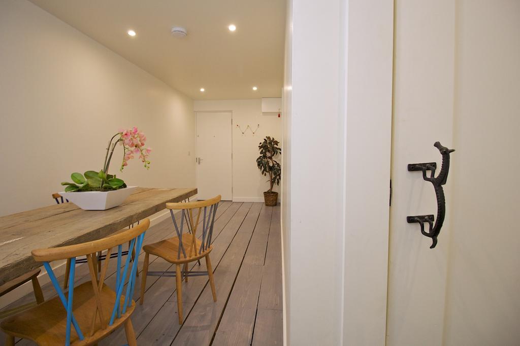 Old Town Castle View Apartment Edinburgh Ngoại thất bức ảnh